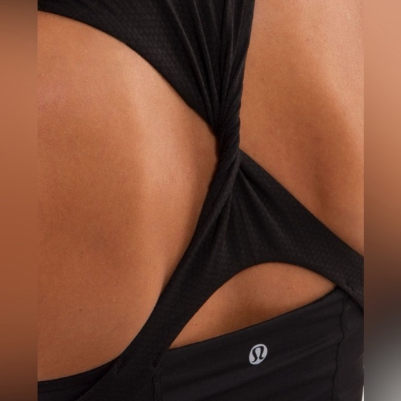 Lululemon Spin Me Tank Top Twist Black Size 6 Shelf Bra Gym Fitness Workout Yoga - Picture 4 of 11